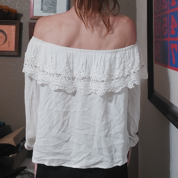 COASTAL Cowgirl White Lace Blouse, Off-the-shoulder shirt, Size M Top - Picture 4 of 6